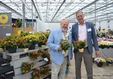 Jürgen von den Driesch and Jeroen de Kuijer of Brandkap presenting the new Tropic Lantana Varieties. Von den Driesch is the Tropic Lantana Dragonfruit (dark pink/creme) and Kuijer Tropic Lantana Pepper (red). In the pallet, on the left: the third novelty in this series; Tropic Lantana Pitaya (red/orange). “Pitaya and Pepper will replace Red Lory as these varieties grow much more unique, make more flowers and brighter flowers than Red Lory. Dragonfruit, is a completely new color in our range. The color is just like that of that fruit."